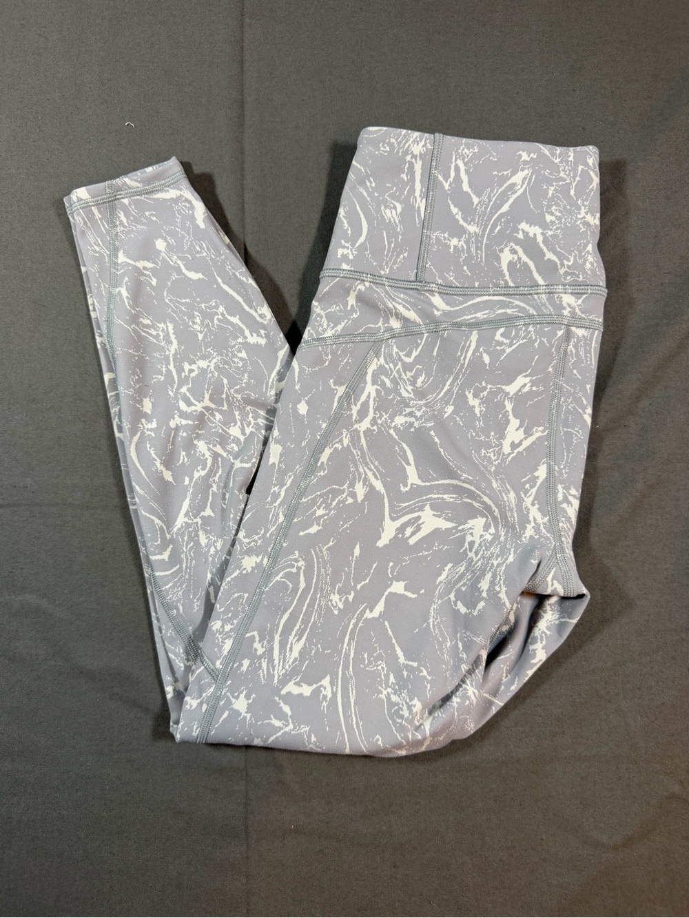 Athleta marble-Print High Waist Leggings in Light Gray & White